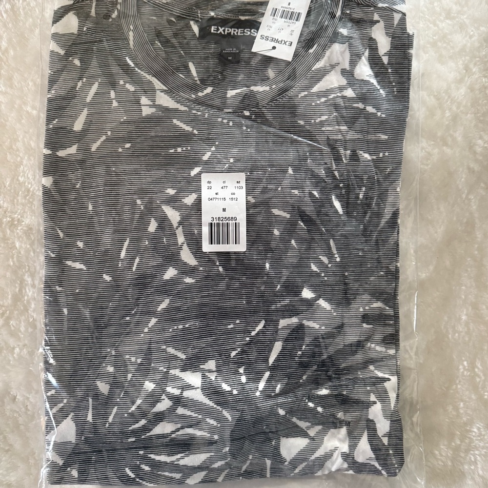 Express Men’s T-Shirt - Black & White Print - Size Medium